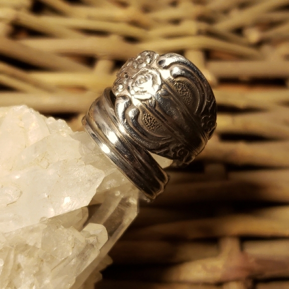 Handcrafted Gothic Spiral Vintage Spoon Ring sz 8 - Picture 1 of 6